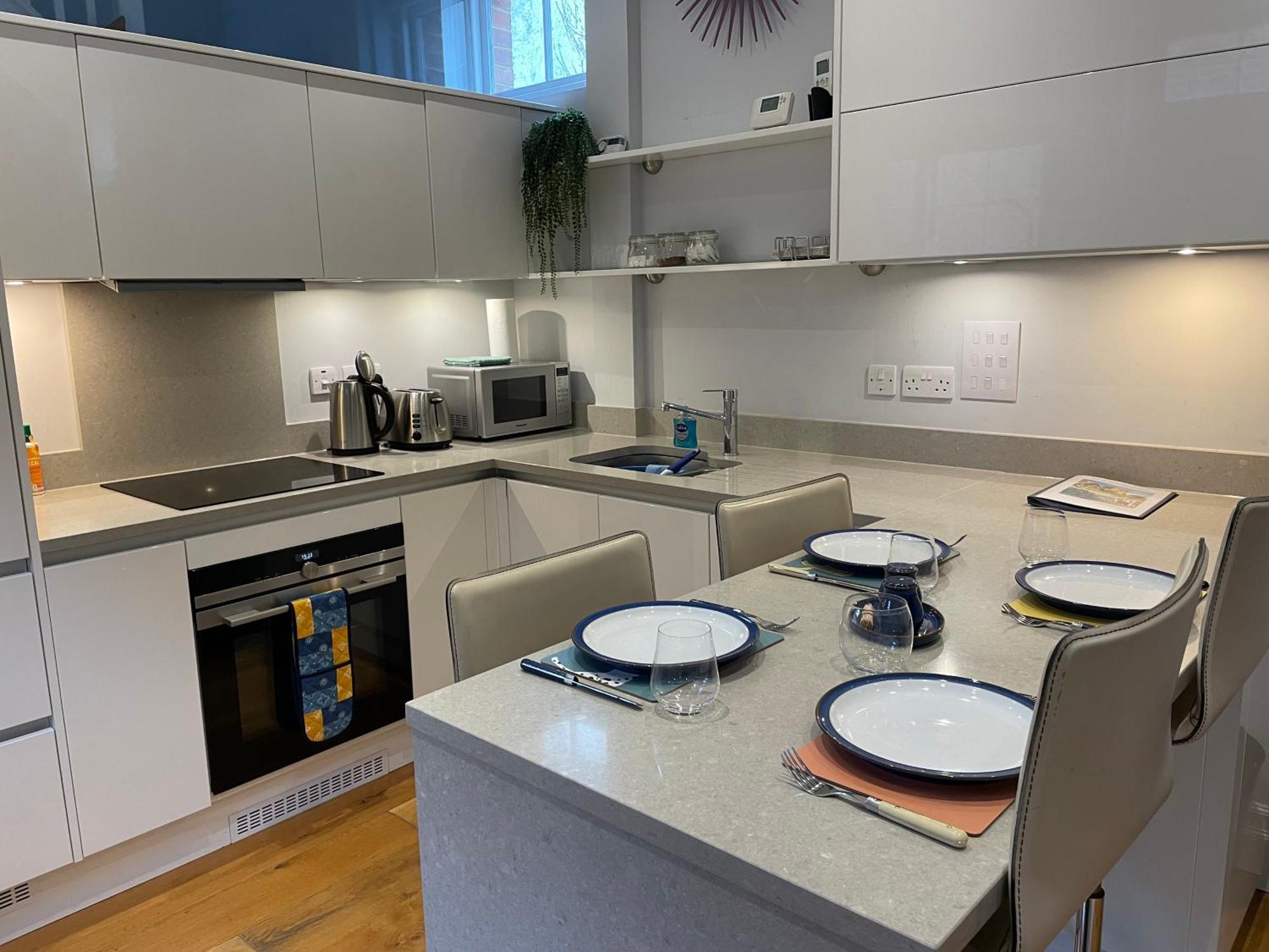 Charming & Cosy Town Centre Home With Parking Guildford Eksteriør billede